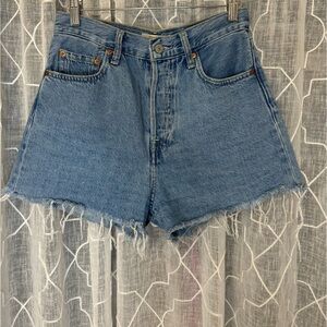 Levi’s ribcage short